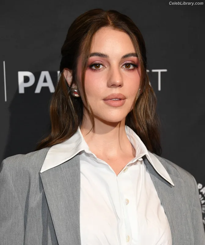 Adelaide Kane photo 16 of 237