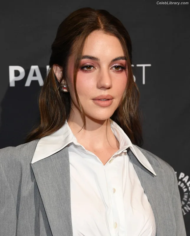 Adelaide Kane photo 23 of 237