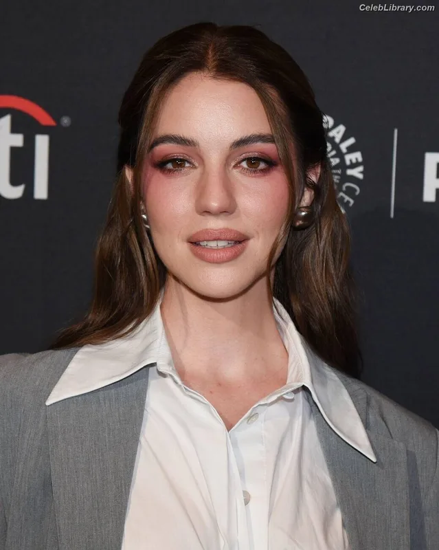 Adelaide Kane photo 7 of 237