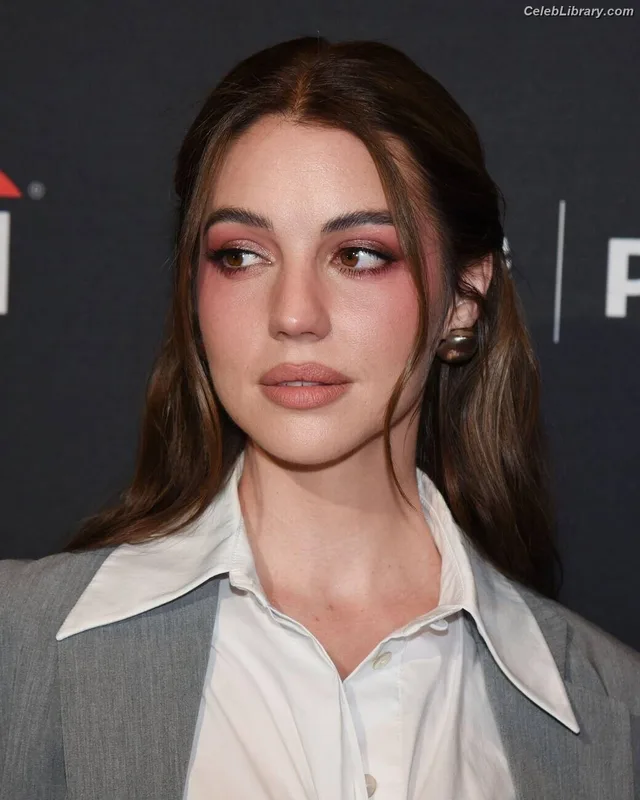 Adelaide Kane photo 8 of 237