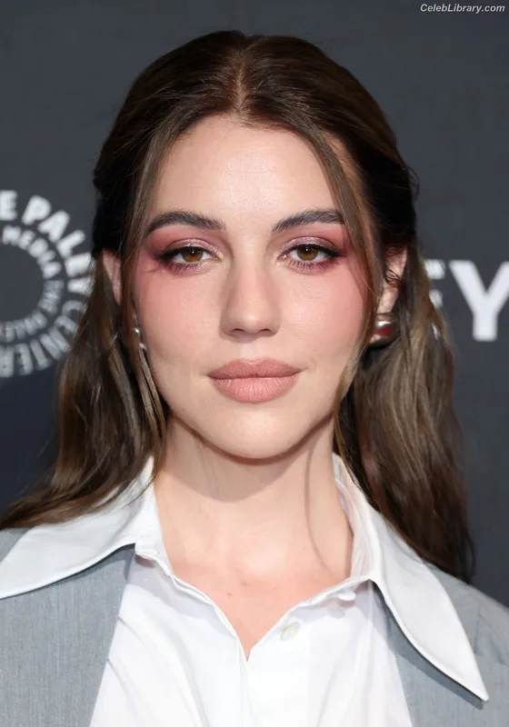 Adelaide Kane photo 24 of 237