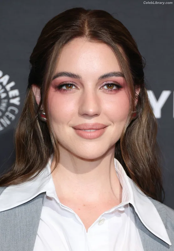 Adelaide Kane photo 6 of 237