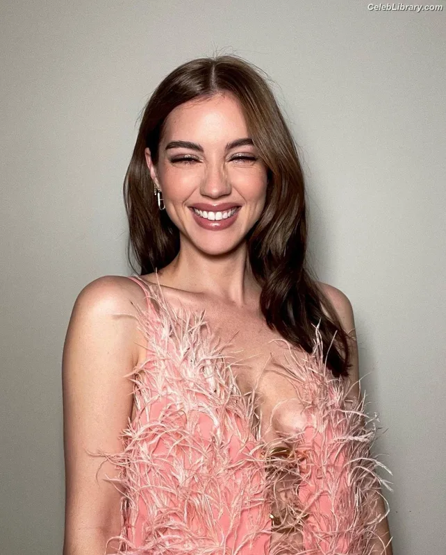 Adelaide Kane photo 15 of 237