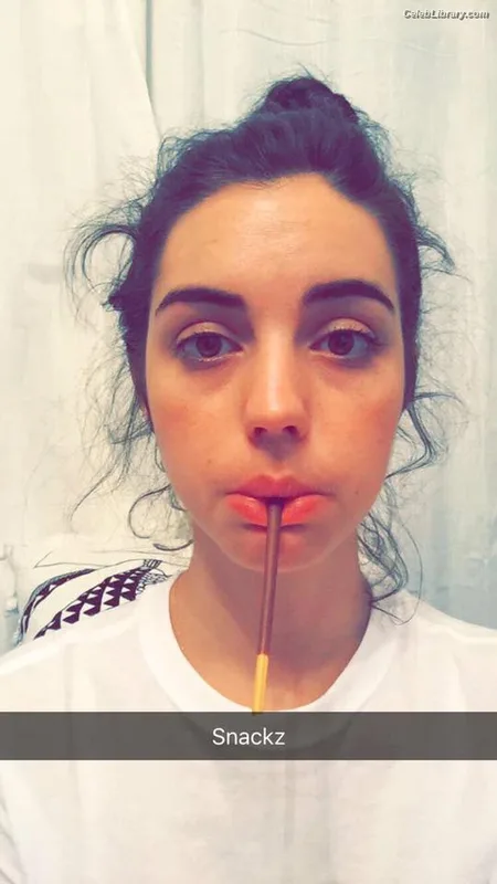 Adelaide Kane photo 8 of 237