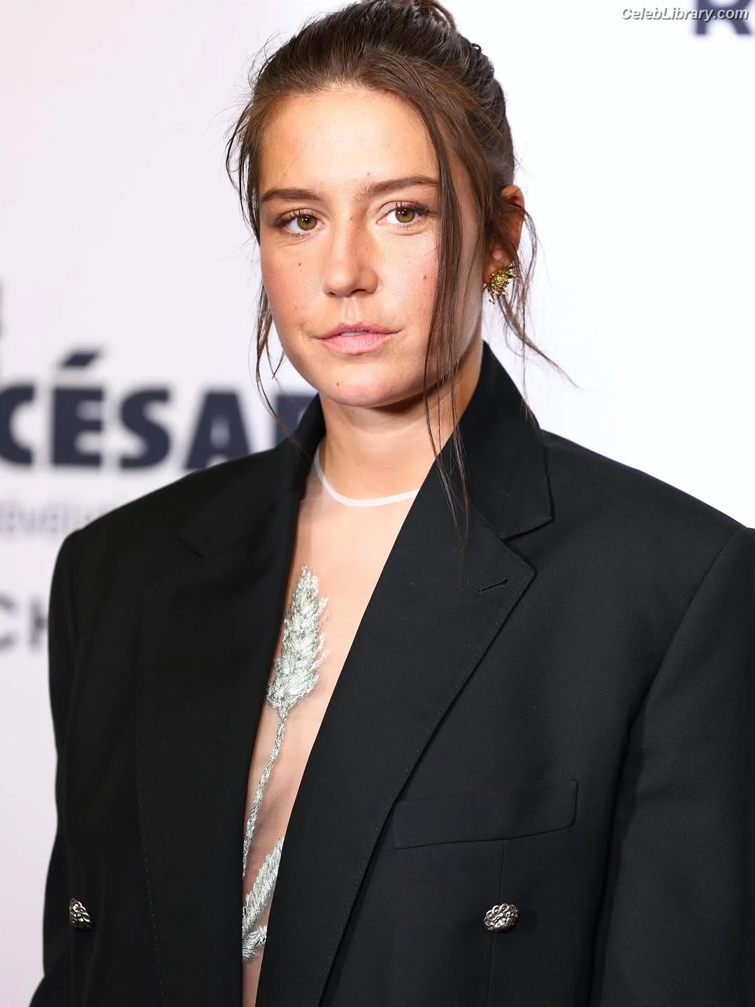 Adèle Exarchopoulos photo 16 of 601