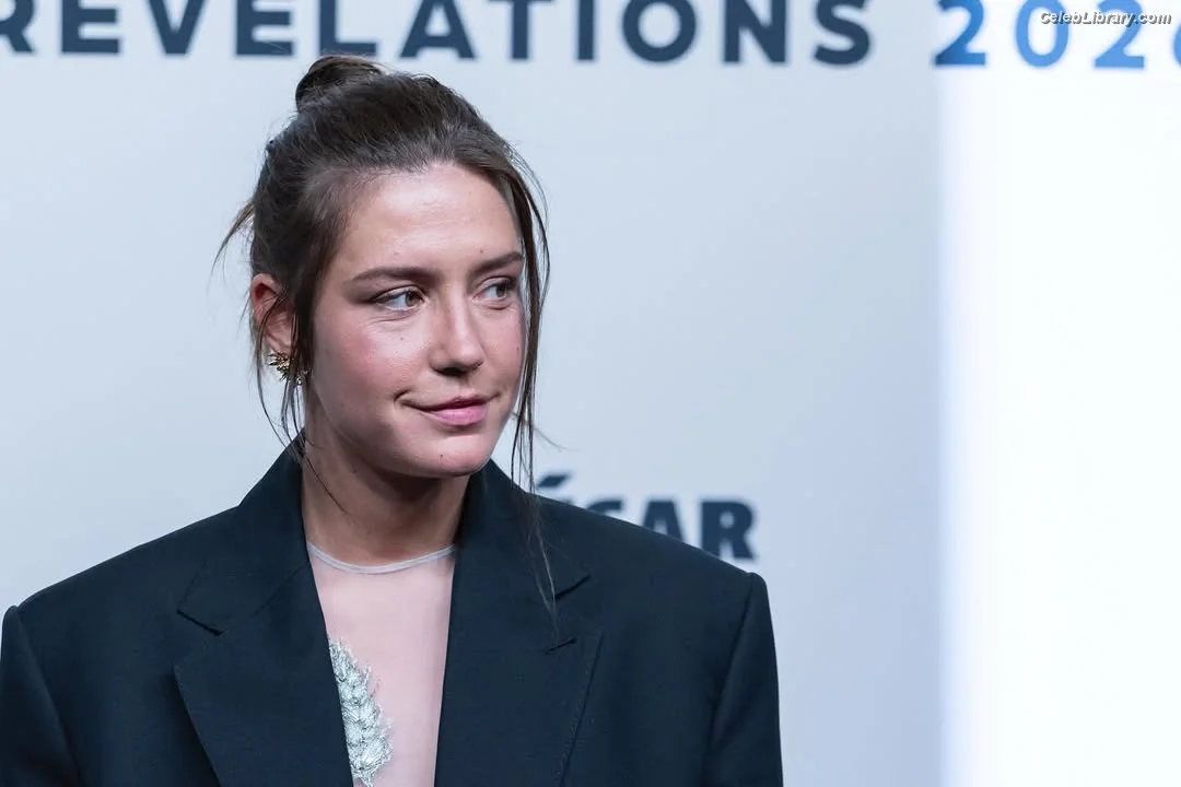 Adèle Exarchopoulos photo 11 of 601