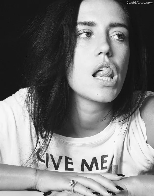 Adèle Exarchopoulos photo 4 of 602