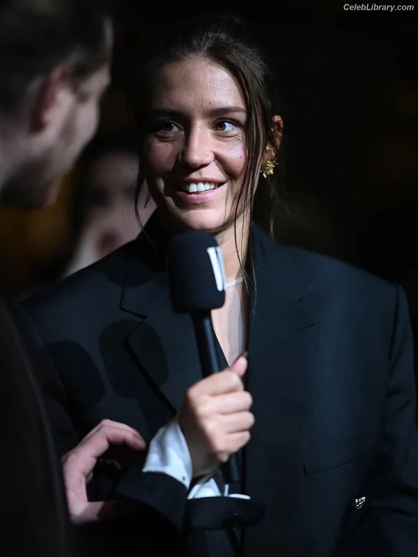 Adèle Exarchopoulos photo 17 of 602