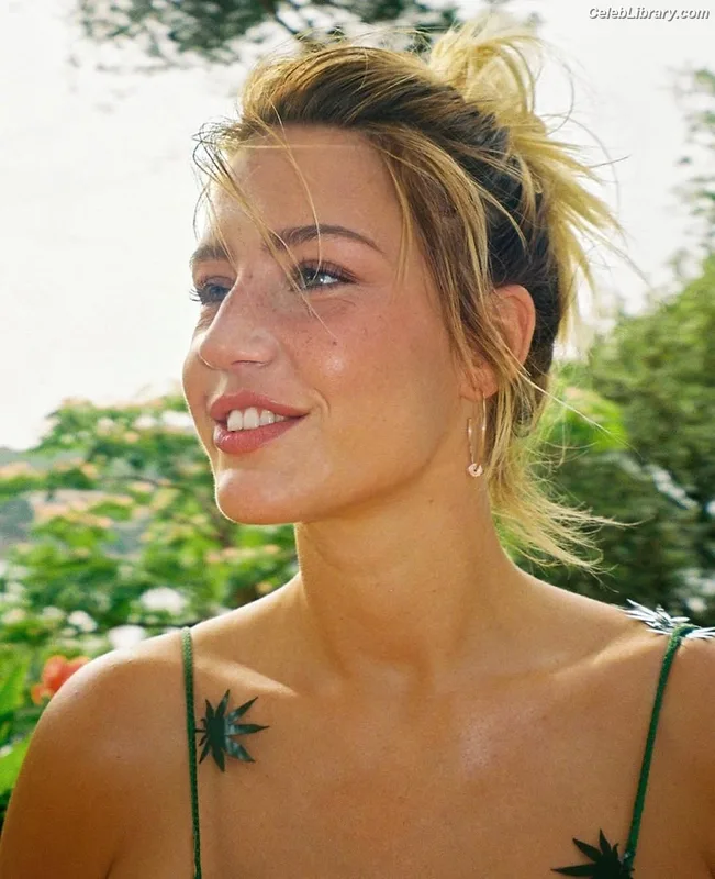 Adèle Exarchopoulos photo 22 of 602