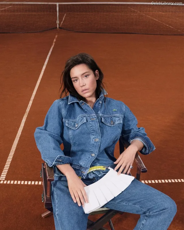 Adèle Exarchopoulos photo 4 of 602