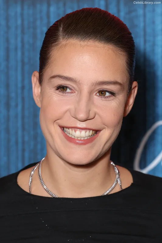 Adèle Exarchopoulos photo 6 of 602
