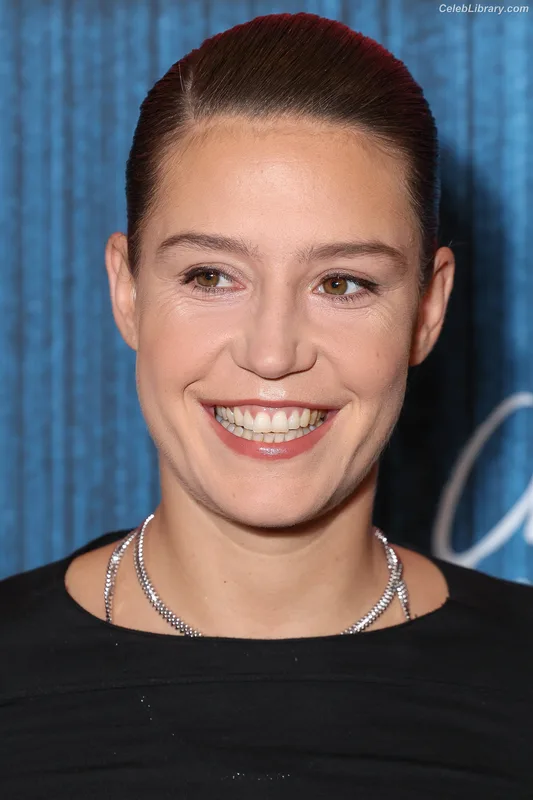 Adèle Exarchopoulos photo 13 of 602