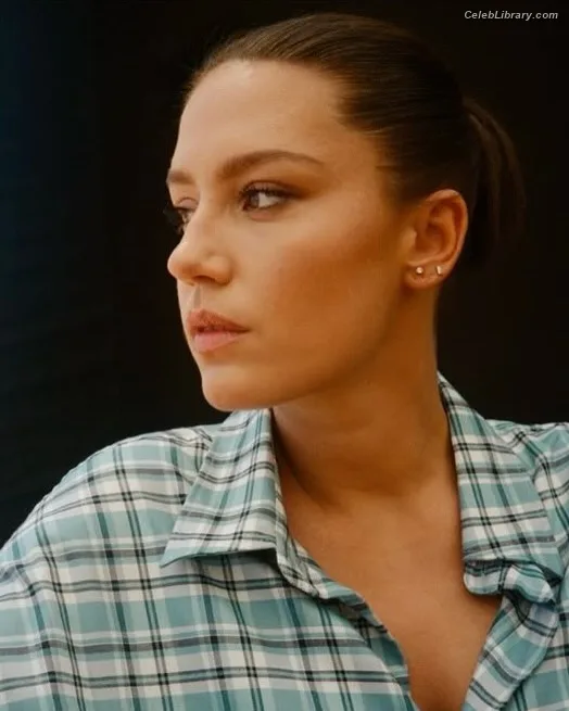 Adèle Exarchopoulos photo 3 of 602
