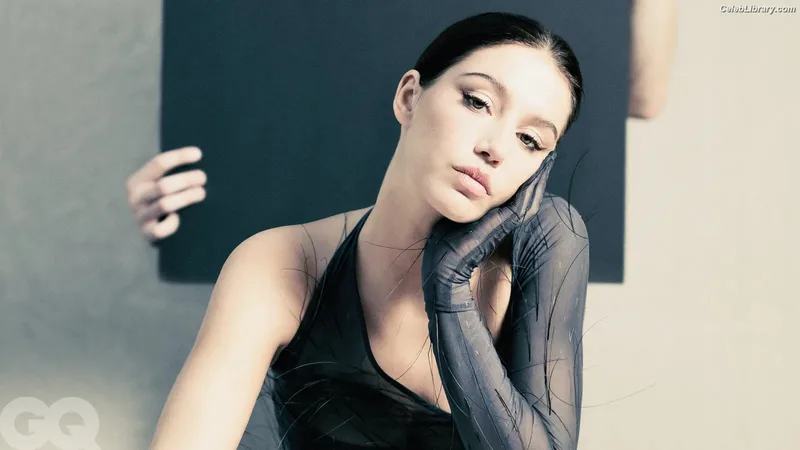 Adèle Exarchopoulos photo 5 of 602