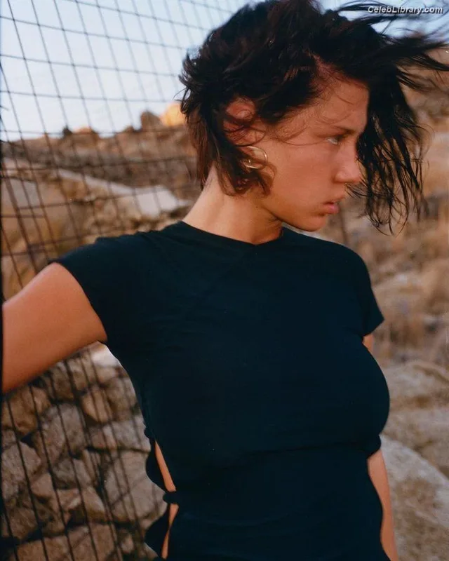 Adèle Exarchopoulos photo 11 of 602