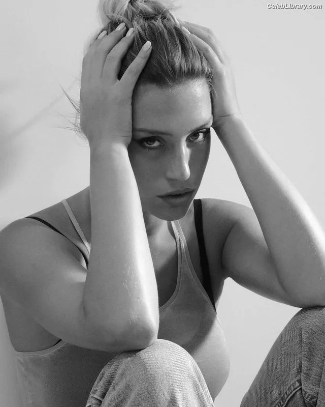 Adèle Exarchopoulos photo 4 of 602