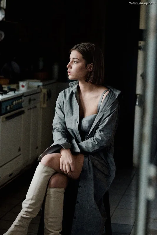 Adèle Exarchopoulos photo 8 of 602