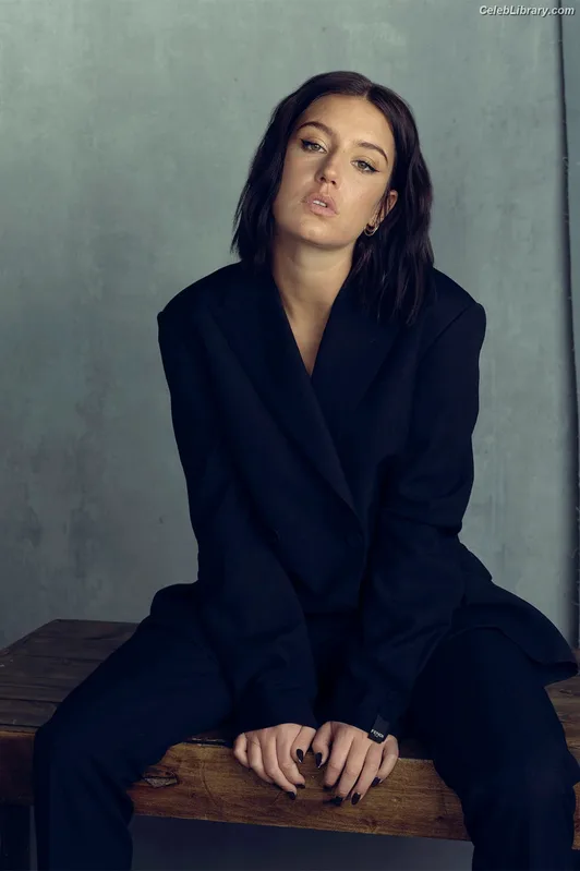 Adèle Exarchopoulos photo 2 of 602