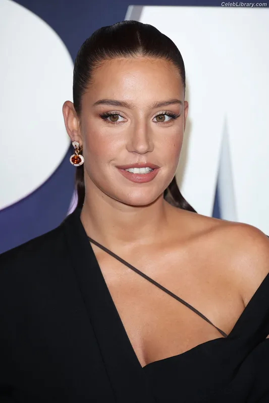 Adèle Exarchopoulos photo 5 of 602