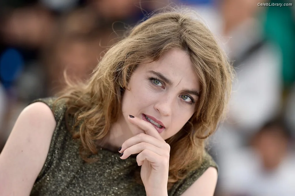 Adèle Haenel photo 3 of 259