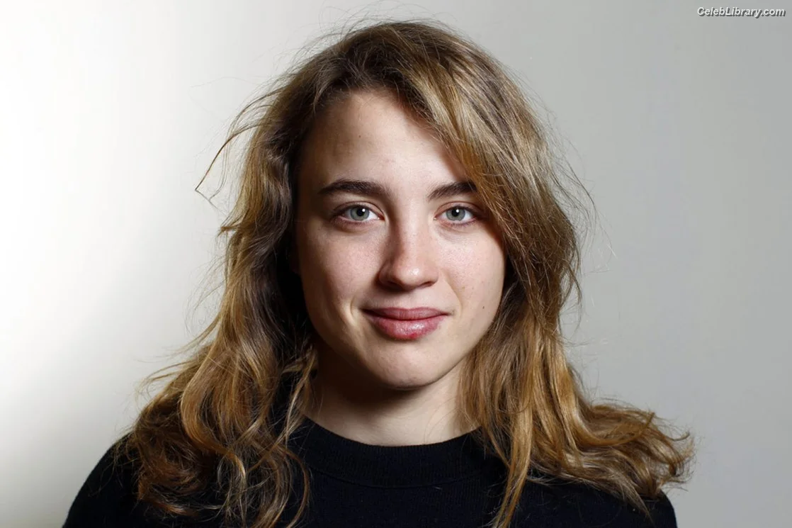 Adèle Haenel photo 6 of 259