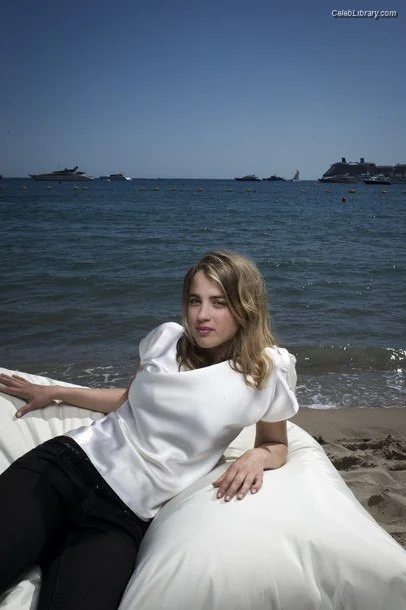 Adèle Haenel photo 16 of 259