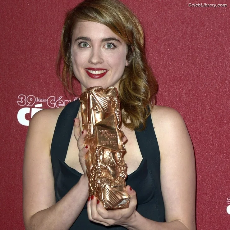 Adèle Haenel photo 6 of 259