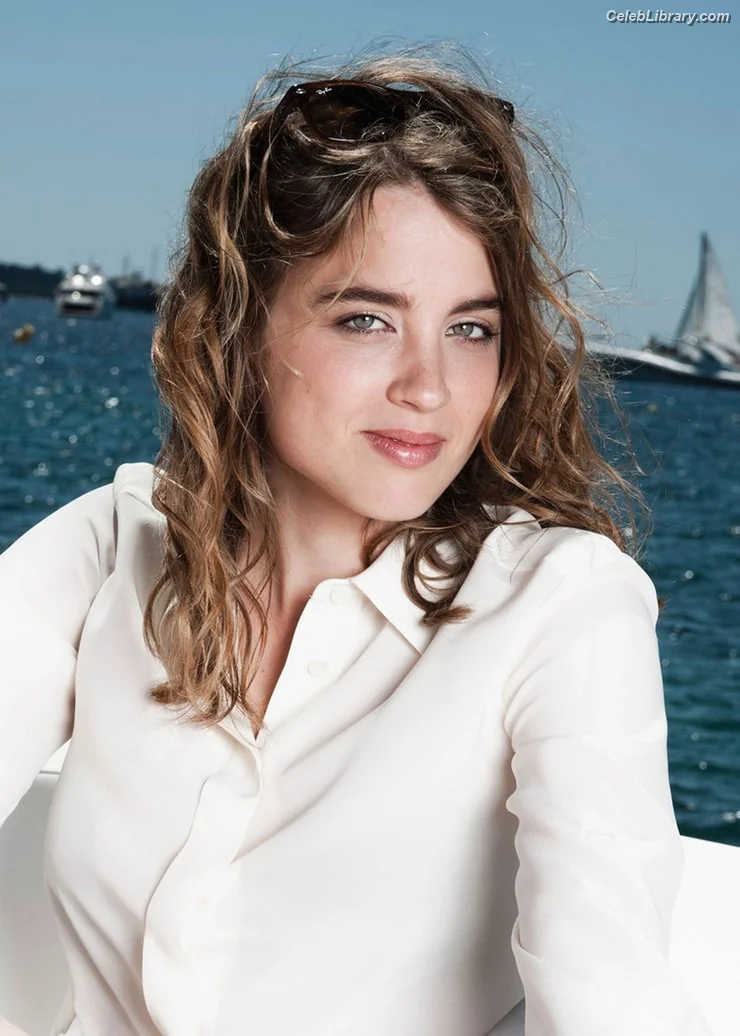 Adèle Haenel photo 16 of 259
