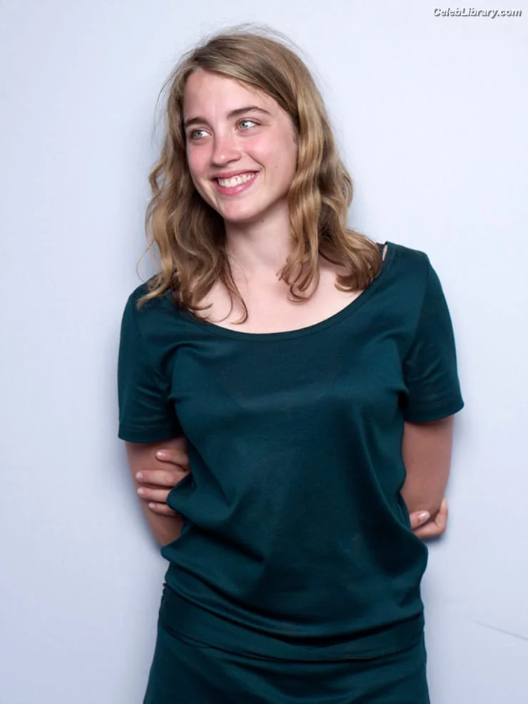 Adèle Haenel photo 17 of 259