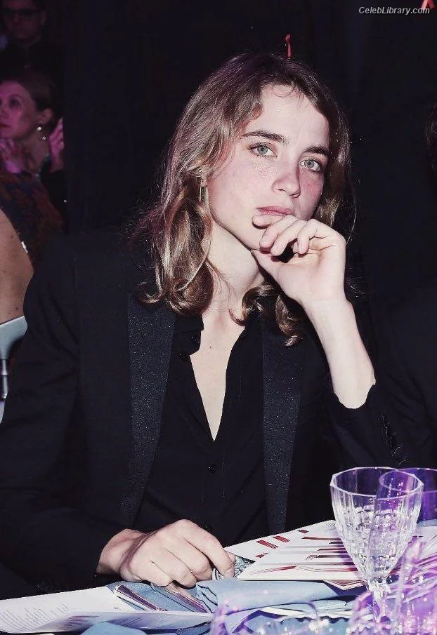 Adèle Haenel photo 4 of 259
