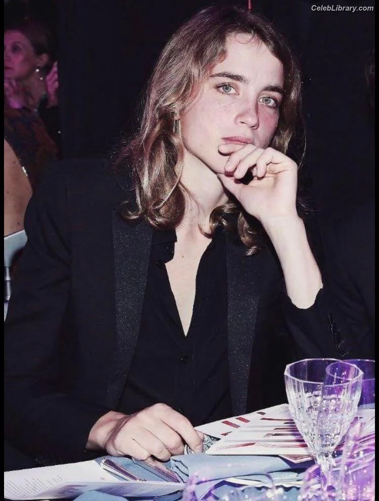 Adèle Haenel photo 4 of 259