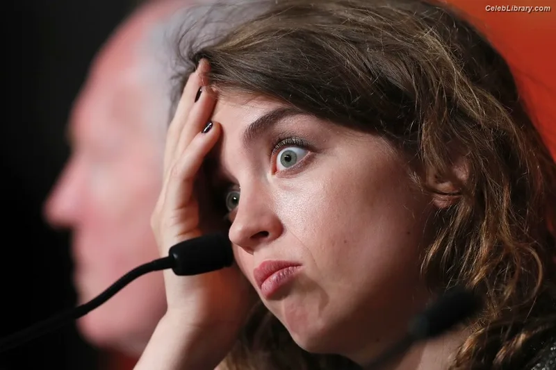 Adèle Haenel photo 2 of 260