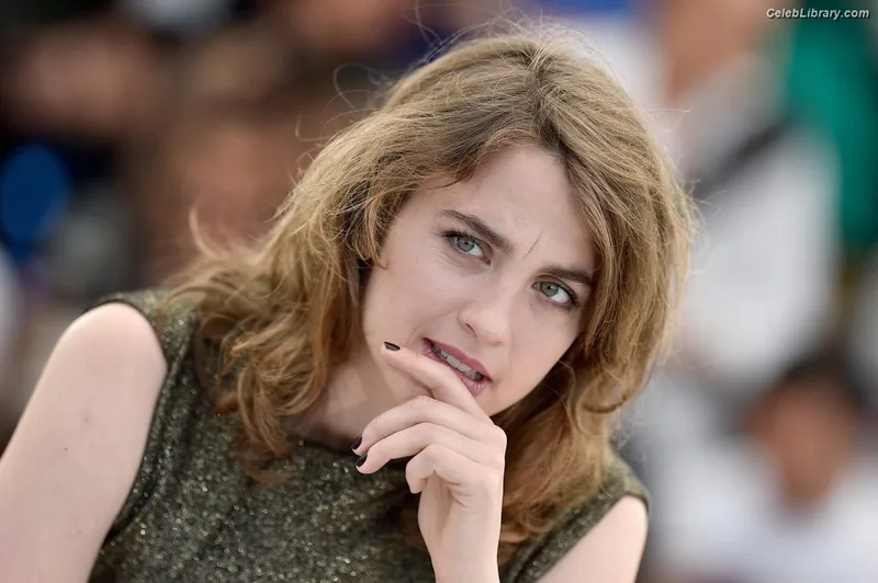 Adèle Haenel photo 3 of 260