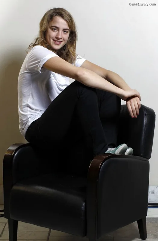 Adèle Haenel photo 21 of 260