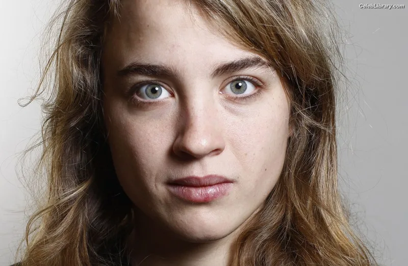 Adèle Haenel photo 5 of 260