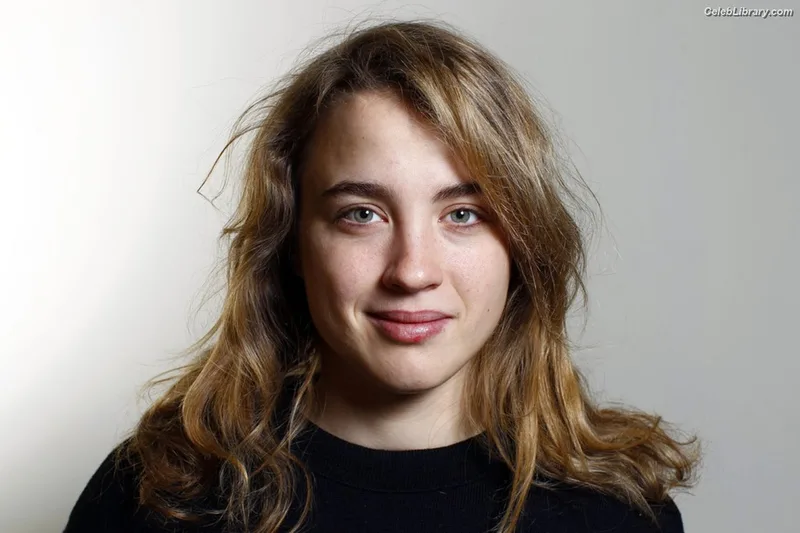Adèle Haenel photo 6 of 260