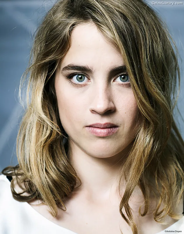 Adèle Haenel photo 2 of 260
