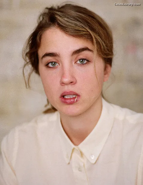 Adèle Haenel photo 23 of 260