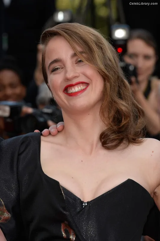Adèle Haenel photo 14 of 260