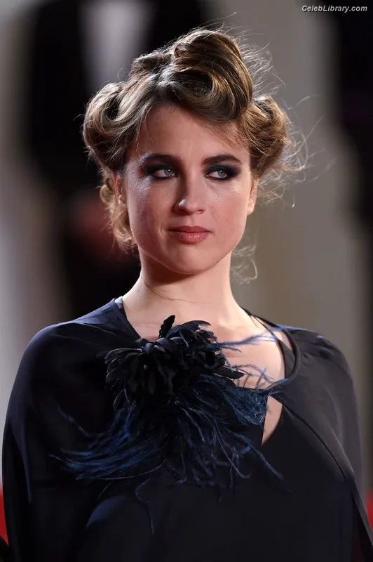 Adèle Haenel photo 15 of 260