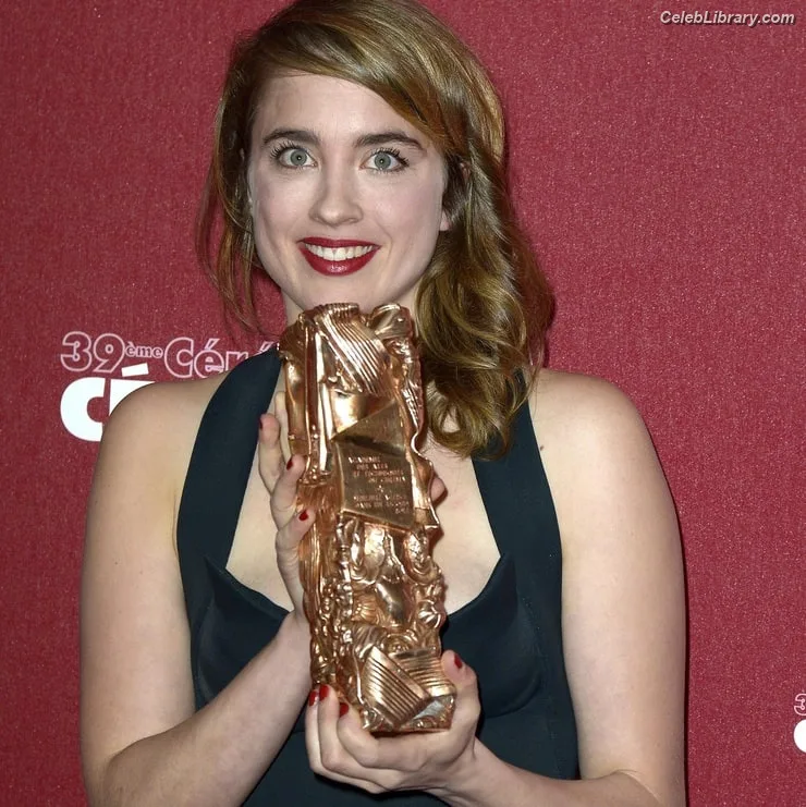 Adèle Haenel photo 6 of 260