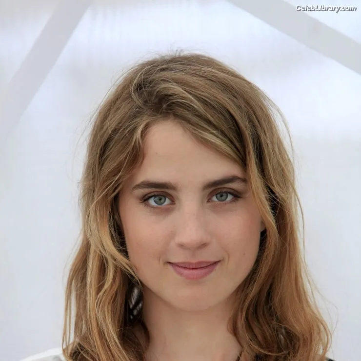 Adèle Haenel photo 4 of 260