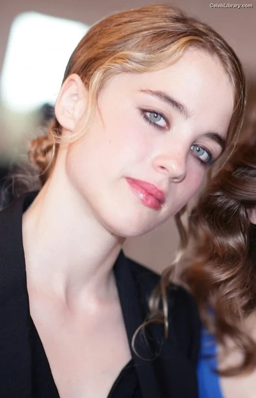 Adèle Haenel photo 6 of 260