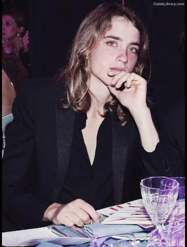 Adèle Haenel photo 4 of 260