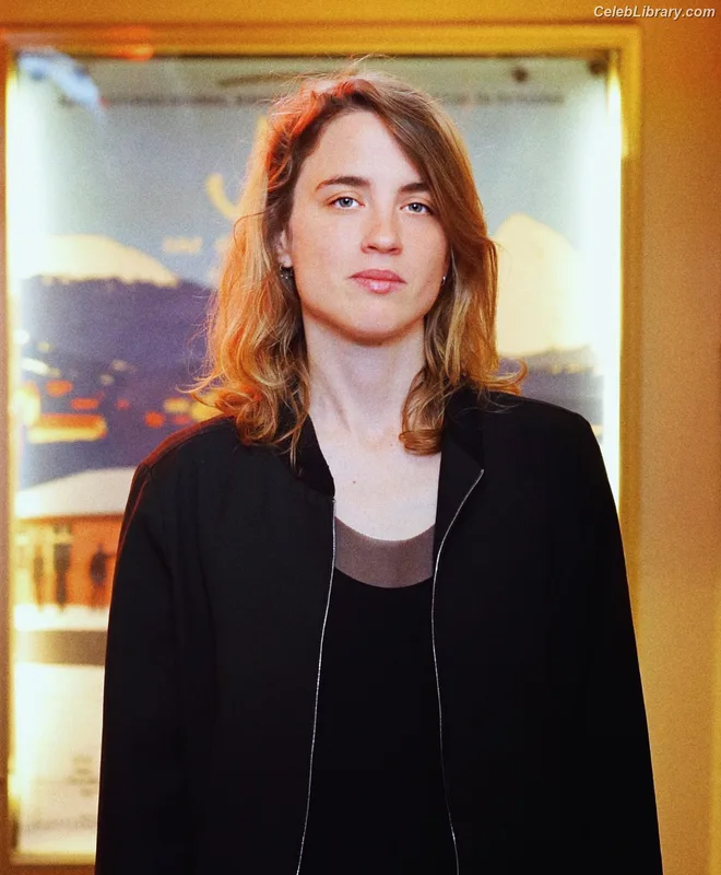 Adèle Haenel photo 18 of 260