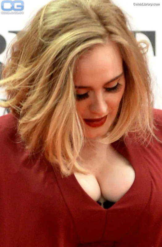 Adele photo 11 of 25