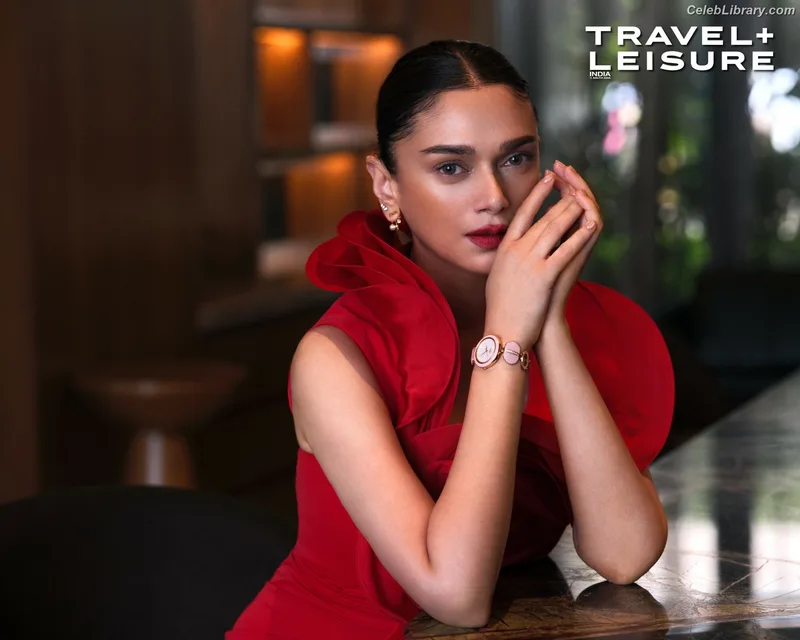 Aditi Rao Hydari photo 4 of 13