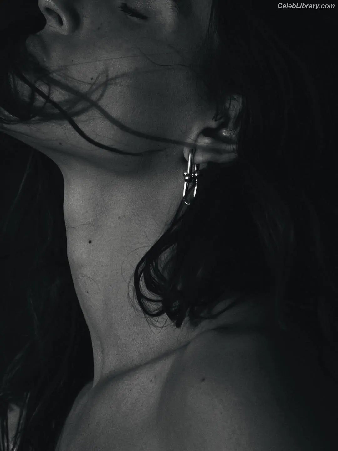 Adria Arjona photo 6 of 667