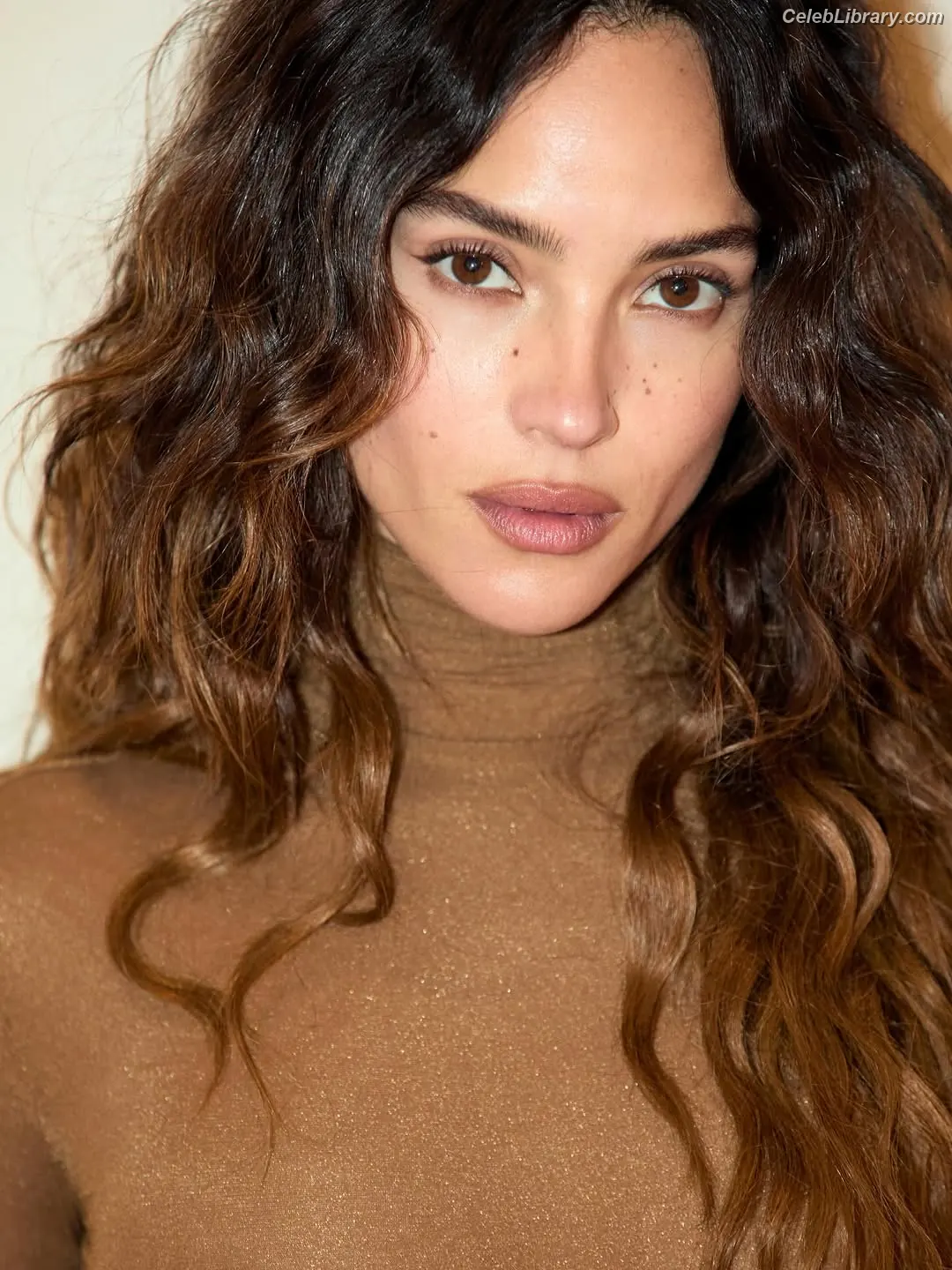 Adria Arjona photo 8 of 667
