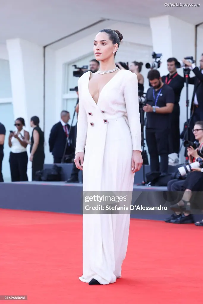Adria Arjona photo 21 of 667
